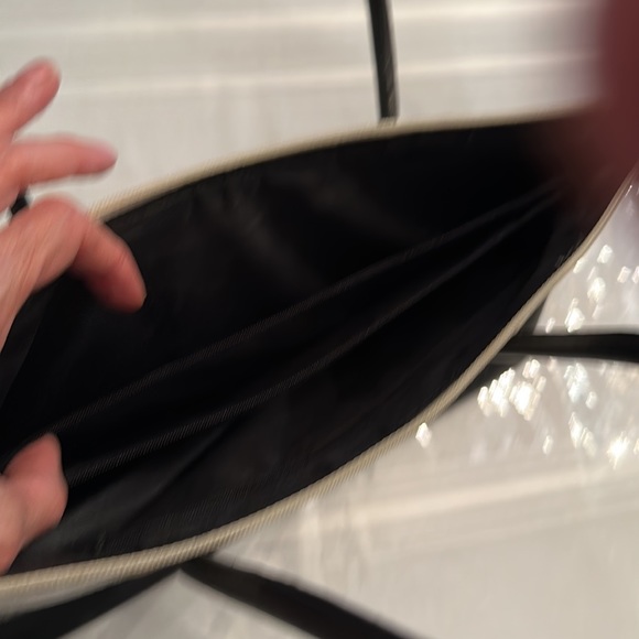 Vintage Black & white shiny pocketbook - Picture 4 of 11